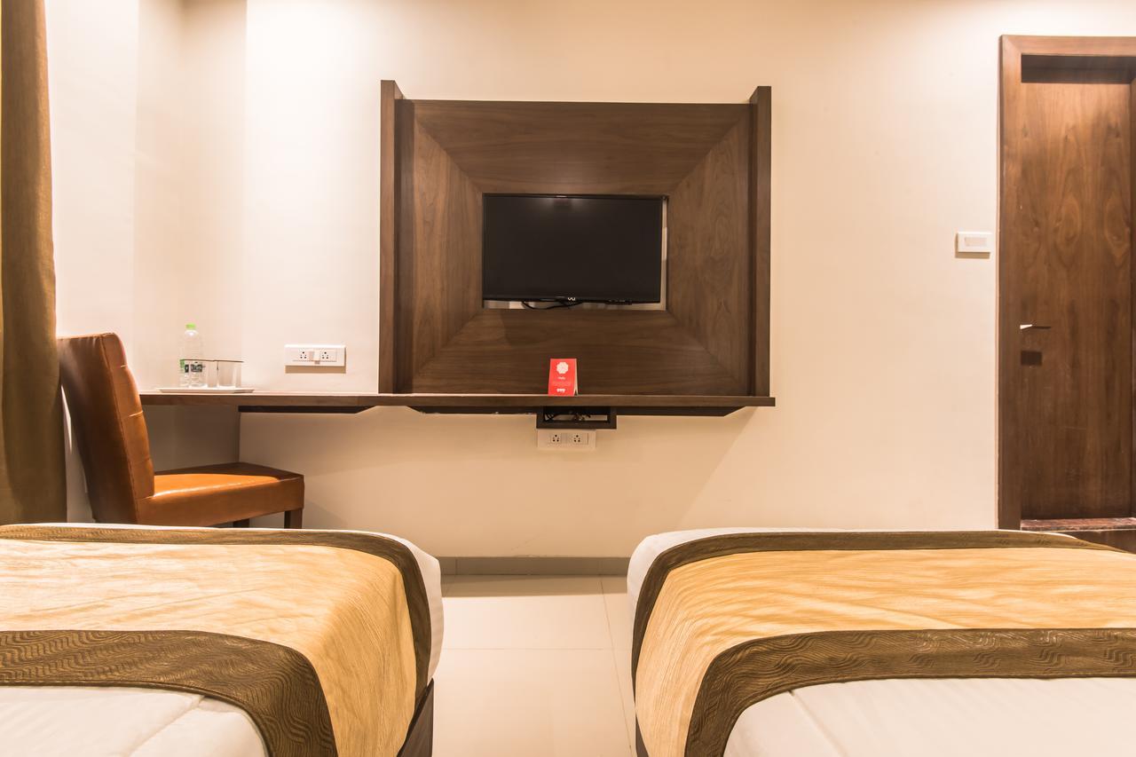 Oyo 9328 Empire Suite Navi Mumbai Exterior foto