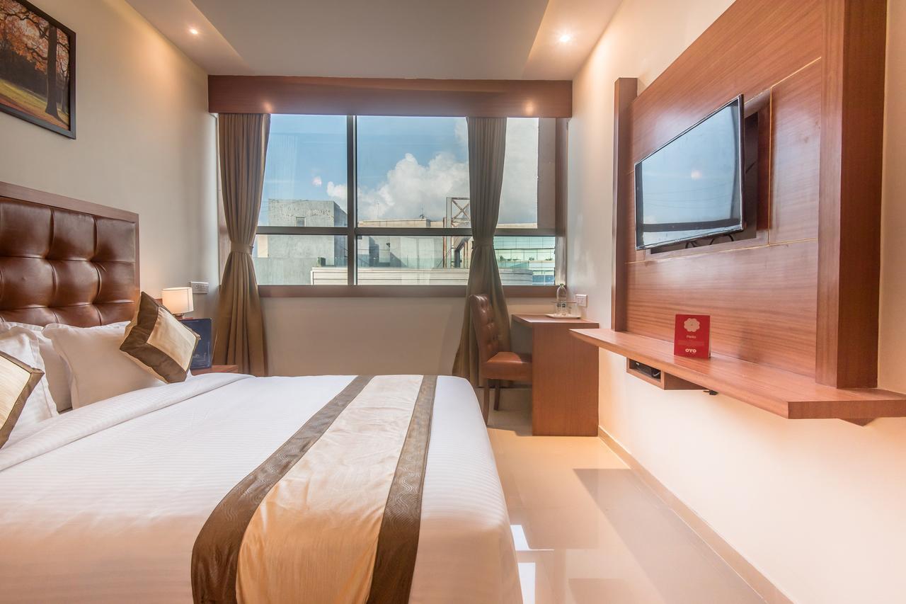 Oyo 9328 Empire Suite Navi Mumbai Exterior foto